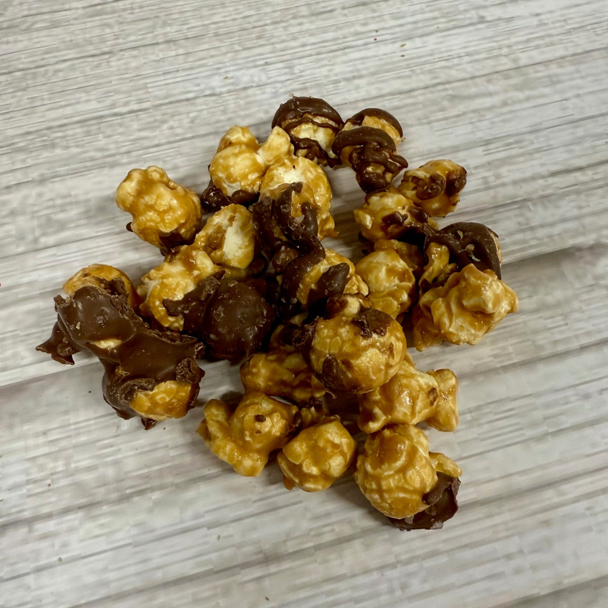 E23-Milk Chocolate Caramel Sea Salt Gourmet Popcorn